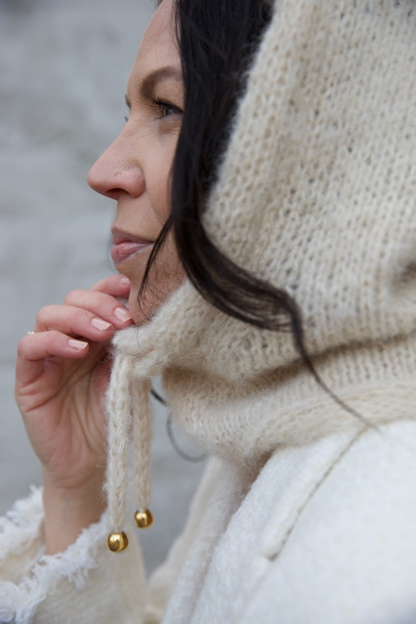Feather Hood